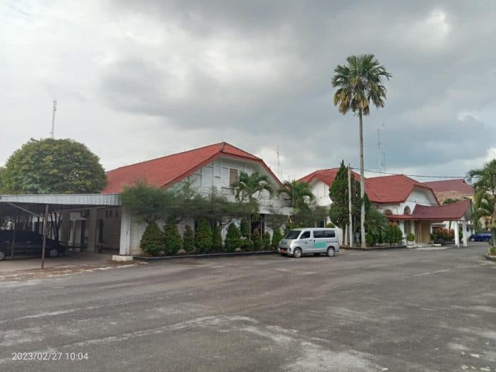 gedung_dewan_sepi_anggota_dprd_siantar_kompak_konsultasi_ke_medan