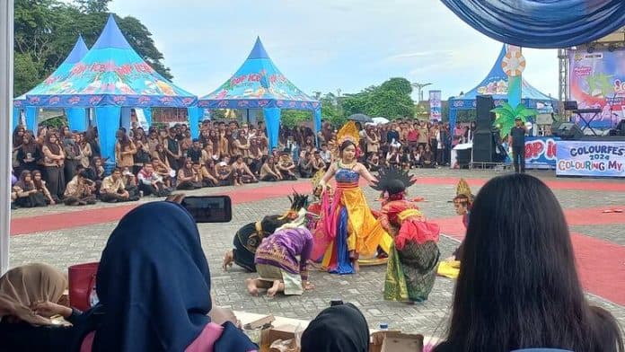 gelar_pensi_dan_p5_kewirausahaan_sman_2_medan_angkat_tema_umkm_jajanan_tradisional
