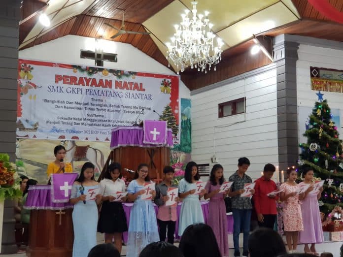 gelar_perayaan_natal_2022_smk_swasta_gkpi_siantar_bangkit_dan_berwibawa