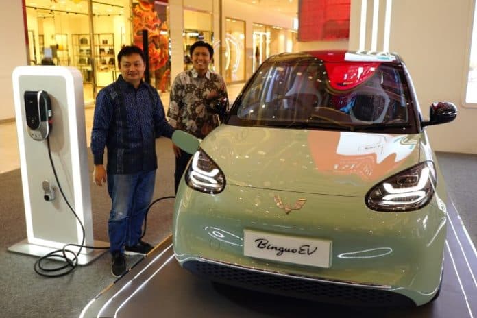 geliat_mobil_listrik_diramaikan_binguoev_di_medan