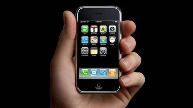 generasi_pertama_iphone_4gb_laku_rp_28_miliar