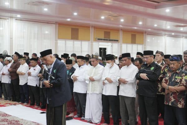 gubernur_sumut_bersama_ulama_di_sumut_doakan_korban_gempa_cianjur