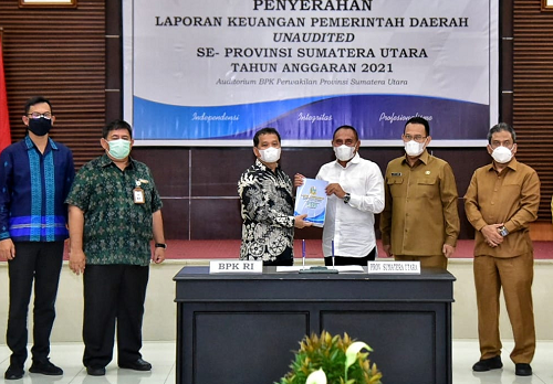gubernur_sumut_serahkan_lkpd_tahun_2021_ke_bpk
