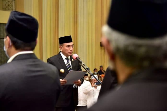 gubsu_bakal_berhentikan_kepsek_bila_halaman_dan_kamar_mandi_sekolah_jorok