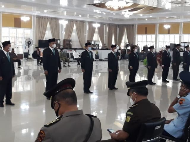gubsu_lantik_1_pj_dan_10_pjs_bupatiwali_kota_ini_nama_namanya
