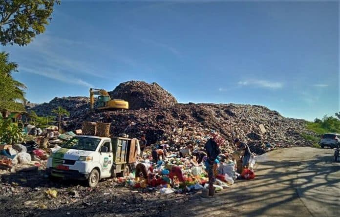 gunung_sampah_di_tpa_siantar_tarik_perhatian_investor_asing_dari_malaysia
