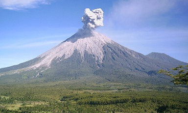 gunung_semeru_erupsi_lagi_letusan_setinggi_800_meter