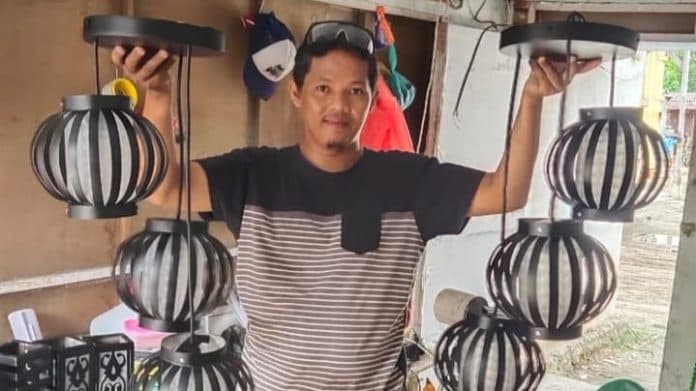 guru_honorer_di_siantar_banting_setir_jadi_pengusaha_kerajinan_tangan_yang_sukses