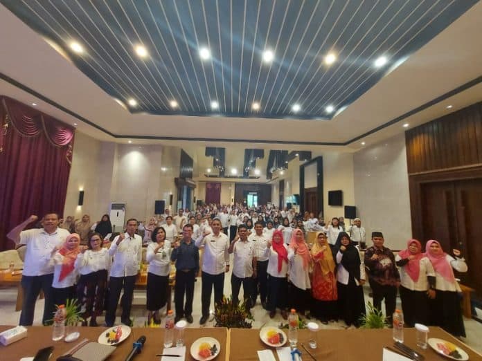guru_sd_negeri_di_tanjung_morawa_dukung_program_sekolah_sehat