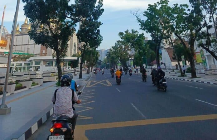 h2_natal_kawasan_perkotaan_di_medan_masih_lengang