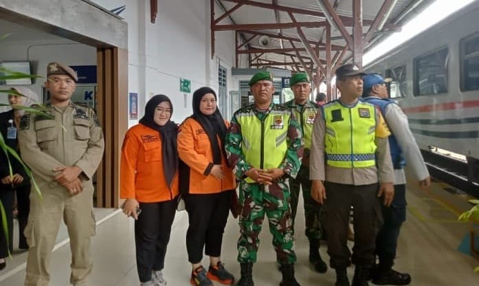 h_1_natal_personel_terpadu_perketat_pengamanan_di_stasiun_ka_tebing_tinggi
