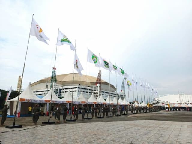 h_1_opening_ceremony_39_bendera_kontingen_pon_xxi_dikibarkan_di_sumut