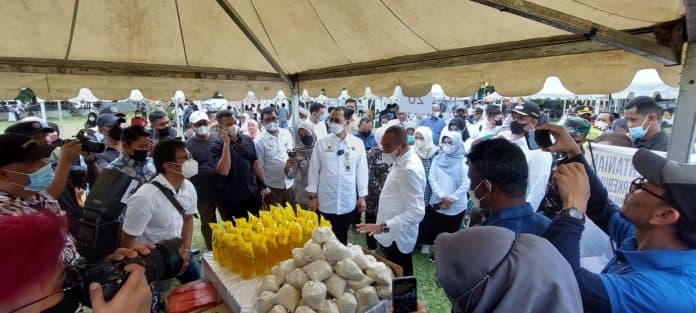 h_2_idul_fitri_kementan_gelar_pasar_mitra_tani