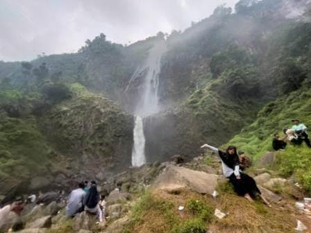 habiskan_waktu_libur_akhir_pekan_yuk_nikmati_gemuruh_air_terjun_ponot_di_desa_tangga_asahan