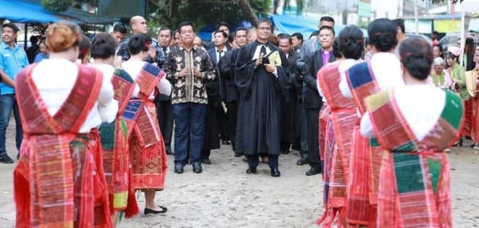 hadiri_natal_bkag_bupati_simalungun_momen_natal_untuk_menyalurkan_kebaikan