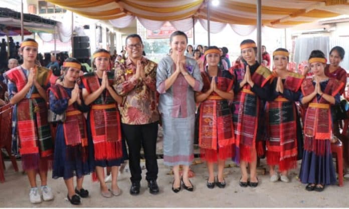 hadiri_pesta_puncak_tahun_kesehatian_bupati_toba_sosialisasikan_event_f1_h2o