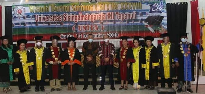 hadiri_wisuda_daring_sarjana_ke_xxxviii_unita_bupati_taputjangan_tergilas_oleh_teknologi