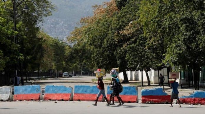 haiti_dilumpuhkan_geng_as_evakuasi_warganya