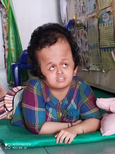 hany_gadis_cantik_penderita_hidrosefalus_butuh_uluran_tangan_tonton_videonya