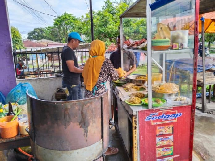 harga_bahan_baku_melambung_lebih_100_persen_pengusaha_rumah_makan_untung_tipis
