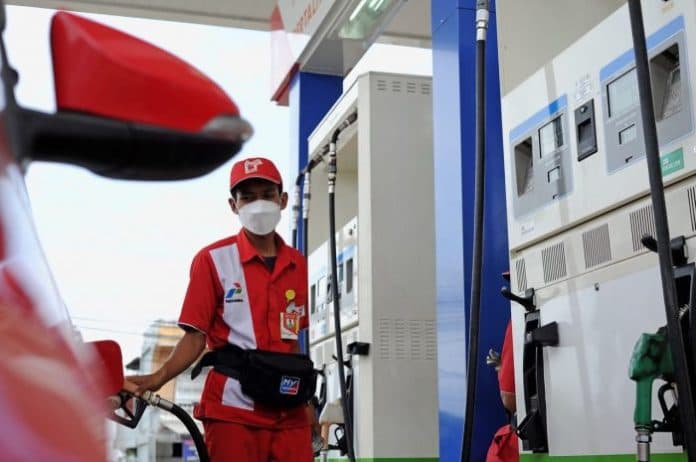 harga_bbm_pertamina_ini_resmi_naik_jadi_rp18800_per_liter