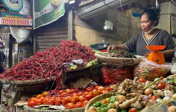 harga_cabai_kompak_naik_dan_bawang_merah_turun_di_sumut