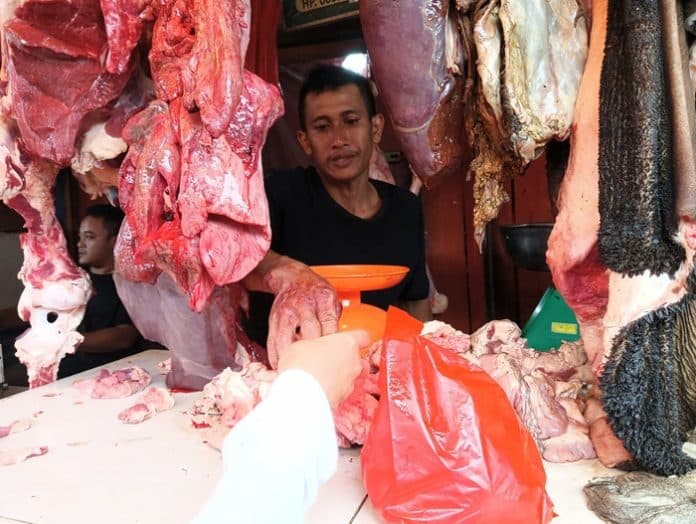 harga_daging_ayam_masih_tinggi_di_pasar_dwikora_siantar