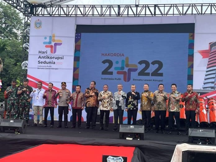 hari_anti_korupsi_sedunia_franc_tumanggor_wujudkan_pelayanan_tanpa_suap_di_pakpak_bharat