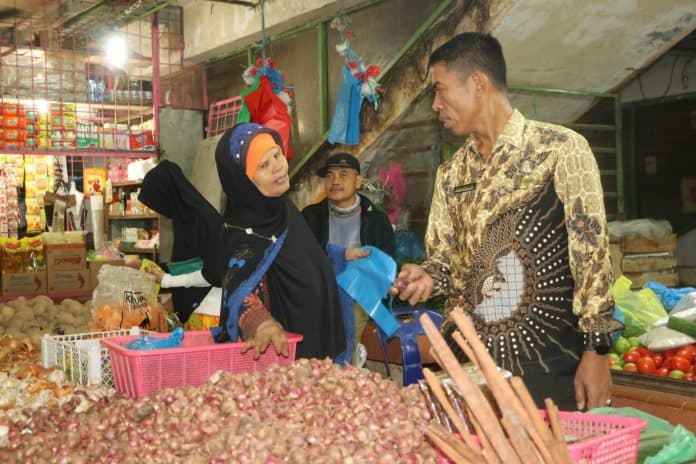 hari_ibu_pud_pasar_sosialisasi_pengembangan_digitalisasi_ke_pedagang_perempuan