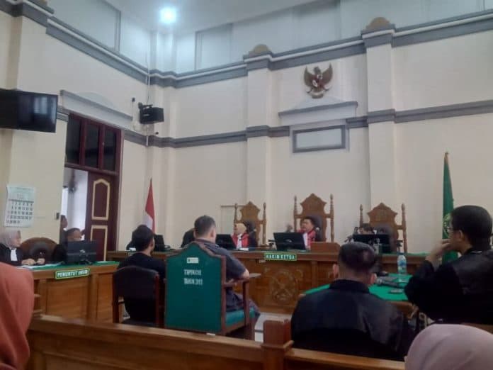 hari_ini_kadinkes_sumut_dan_rekanan_dituntut_terkait_perkara_korupsi_apd_covid_19