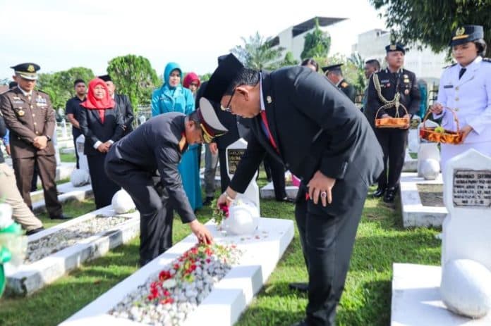 hari_pahlawan_pj_gubsu_kapolda_hingga_pangdam_gelar_ziarah_bersama