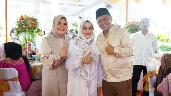 hari_pertama_idul_fitri_plt_bupati_labuhanbatu_gelar_open_house