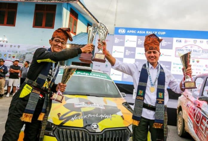 hasil_aprc_danau_toba_2022_rifat_sungkar_kampiun_musa_rajekshah_peringkat_kedua