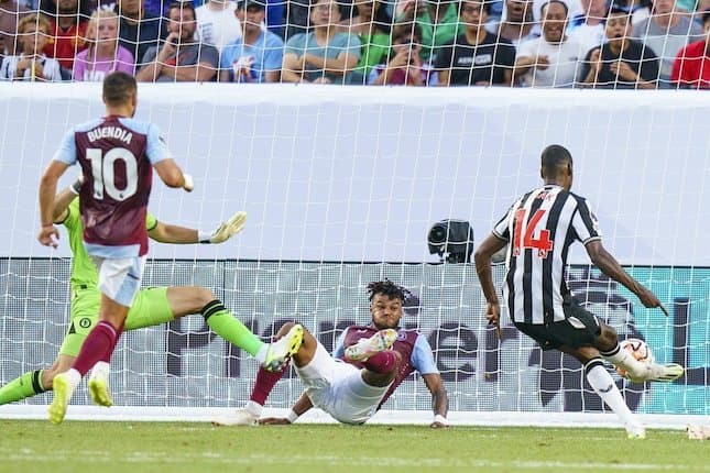 hasil_newcastle_vs_aston_villa_duel_yang_sangat_seru_6_gol