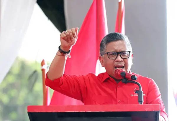 hasto_akui_banyak_terjadi_pencopotan_foto_jokowi_di_kantor_dpd_pdip