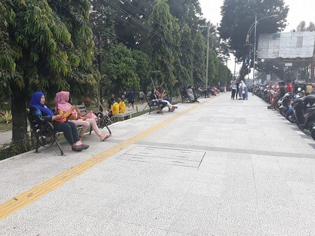 hati_hati_parkiran_lapangan_merdeka_siantar_rawan_curanmor