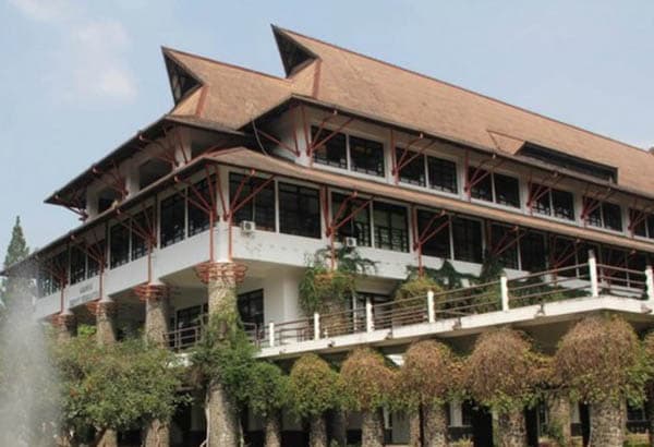 heboh_soal_bayar_ukt_pakai_pinjol_itb_beri_keringanan_dan_cicilan_bagi_mahasiswa_kurang_mampu