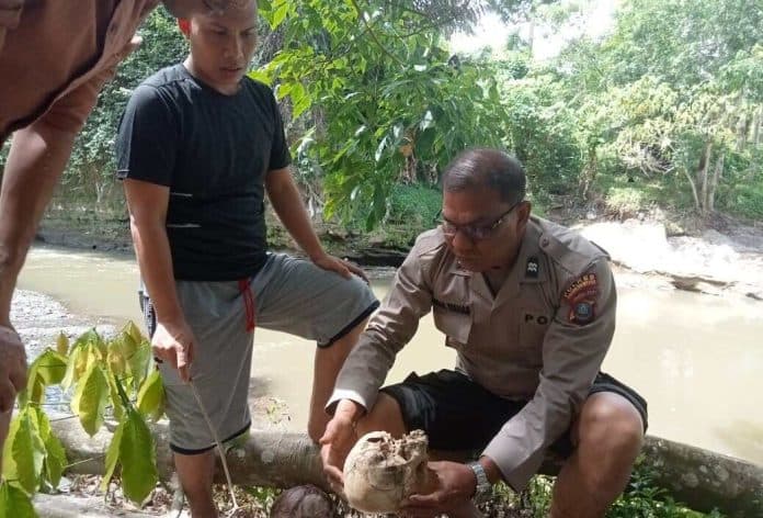 heboh_warga_padangsidimpuan_temukan_tengkorak_manusia_di_sungai