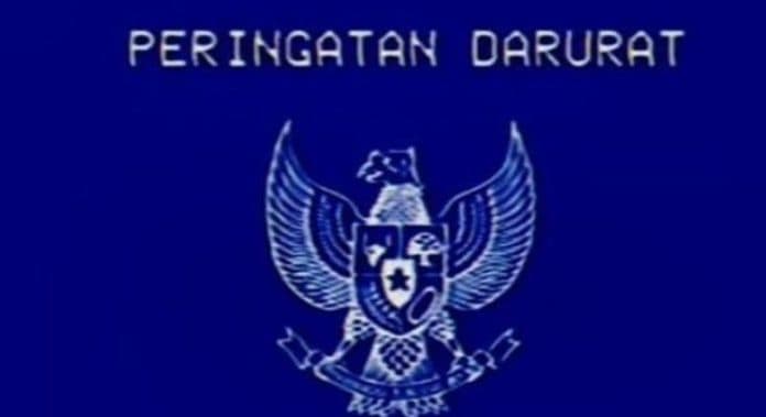 heboh_warganet_bagikan_foto_burung_garuda_bertulis_peringatan_darurat