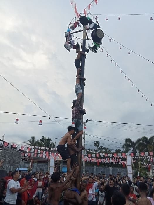 heroisme_panjat_pinang_ilusi_kebangsaan_dalam_bingkai_historis_romantika_kolonial