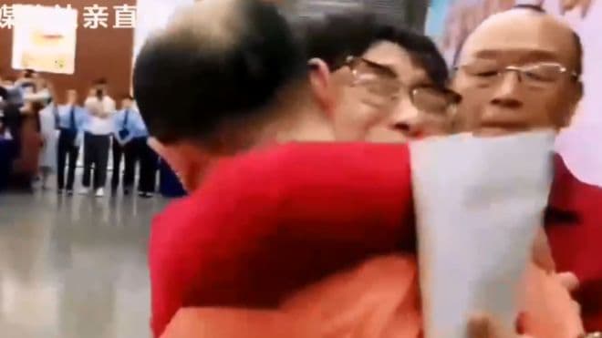 hilang_diculik_32_tahun_lalu_orang_tua_itu_akhirnya_temukan_sang_anak