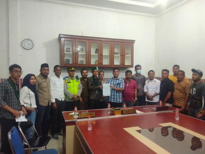 hmi_minta_dprd_asahan_desak_pemprov_sumut_perbaiki_jalan_rusak