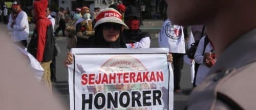 honorer_di_sergai_terancam_putus_kontrak_jika_tidak_sanggup_bawa_warga_vaksin