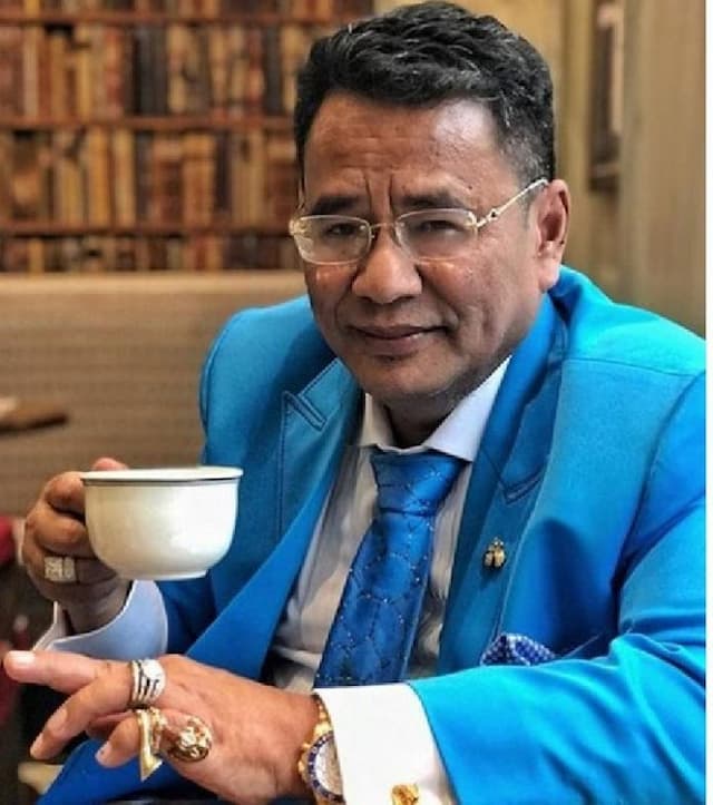 hotman_paris_hanya_butuh_1_hari_pelajari_omnibus_law_kini_ia_siap_beri_masukan_ke_presiden