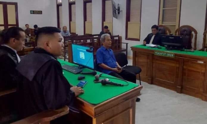 hukuman_diperberat_jadi_6_tahun_mantan_bupati_samosir_belum_berkomentar