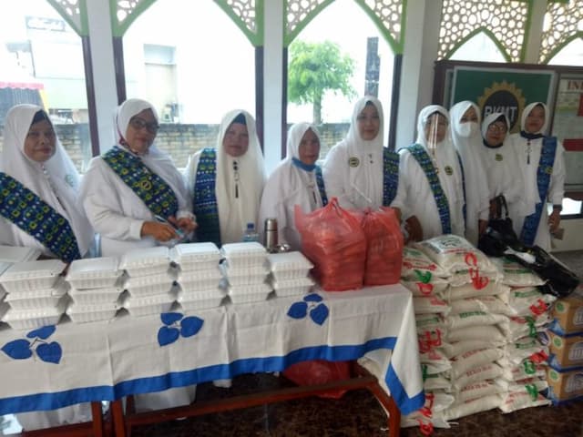 hut_bkmt_sitalasasri_berbagi_semako_kepada_duafa
