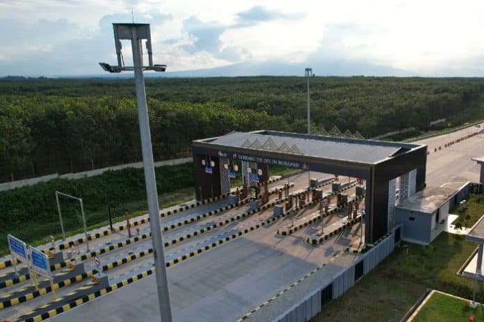 hutama_karya_operasikan_tol_kuala_tanjung_parapat_jelang_libur_nataru