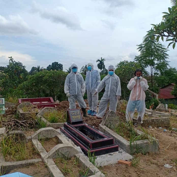 ibu_dari_pasien_yang_meninggal_di_pamatang_simalungun_positif_corona_juga_seorang_karyawannya