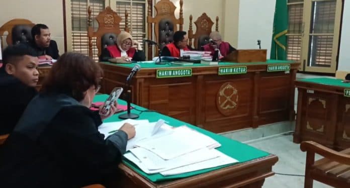 ikut_antar_14_kg_sabu_dan_1896_butir_ekstasi_dua_sejoli_divonis_berbeda