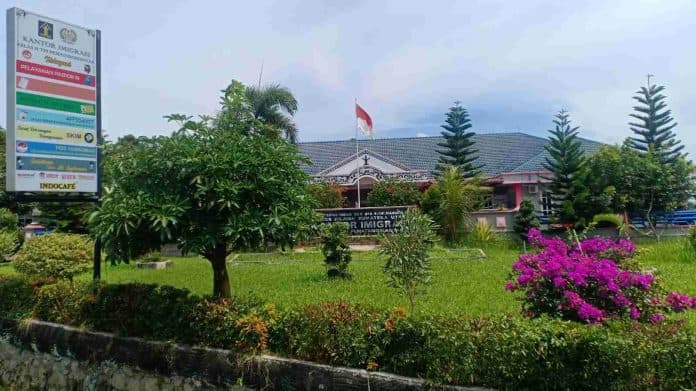 imigrasi_maksimalkan_layanan_melalui_m_paspor_jemput_bola_bagi_pemohon_yang_sakit